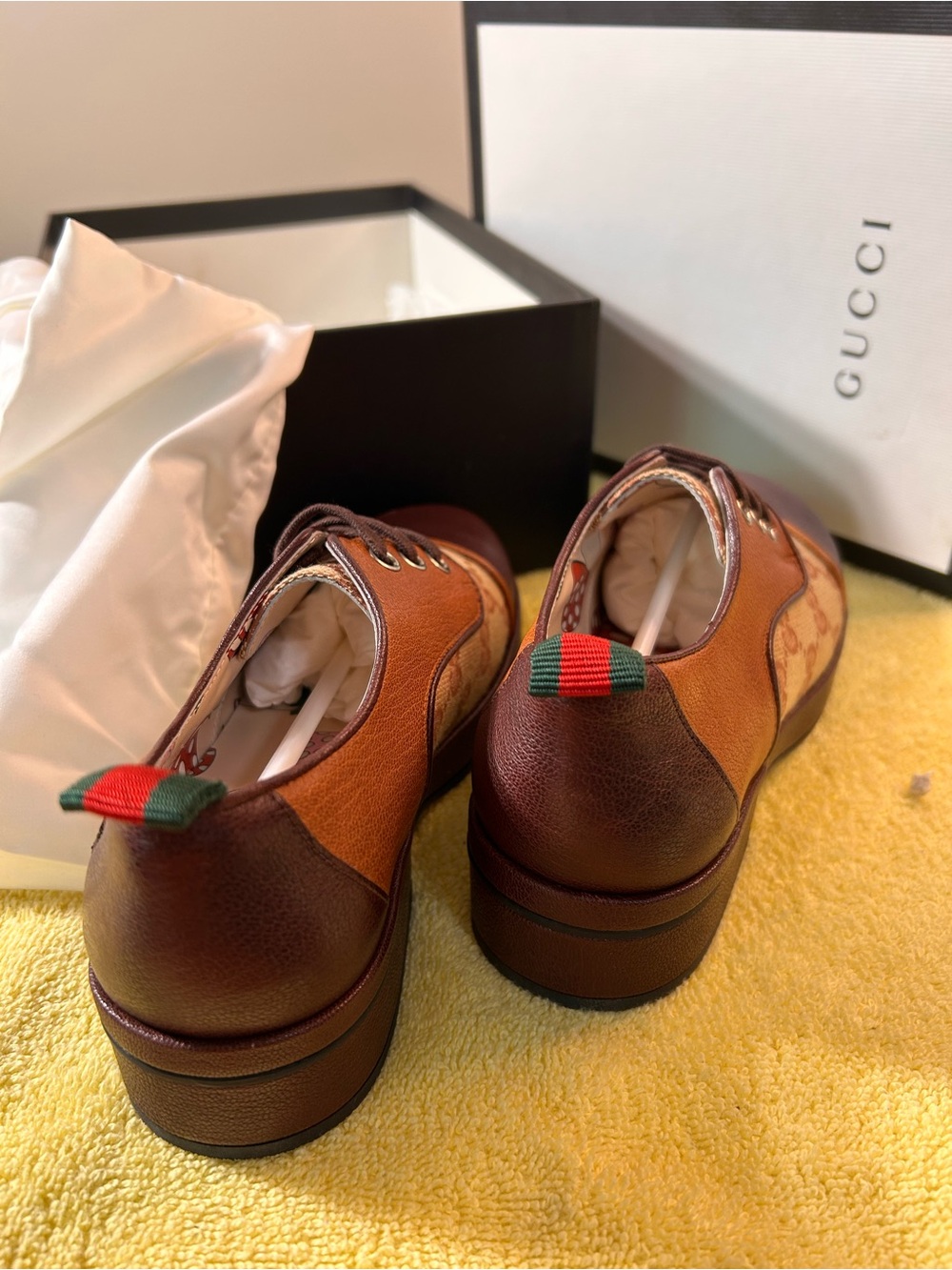 Gucci Kids Tan & Brown GG Canvas Leather Lace-Up Shoes - Picture 3 of 9